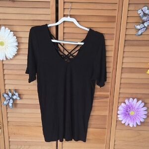 torrid Black Short Sleeve Crisscross V-Neck Tee